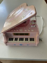 Hello Kitty Piano Alarm Clock Radio 2005 *CD Does Not Work* **For Parts/Repair**