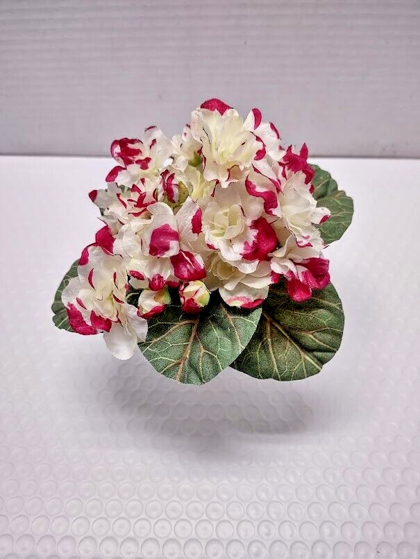 ARTIFICIAL 6" Miniature African Violet - BURGUNDY TIPS gallery