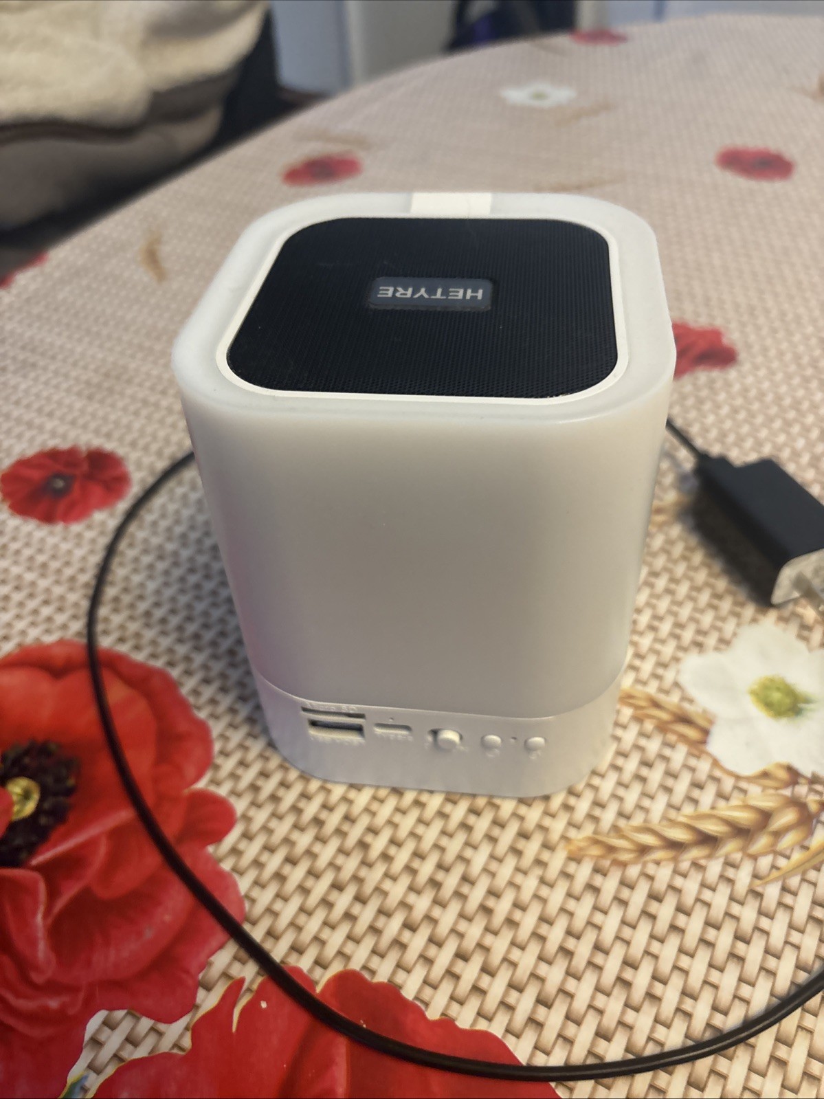Alarm Clock Bluetooth Speaker With Phone Call Capabilities And Bedside Light gallery