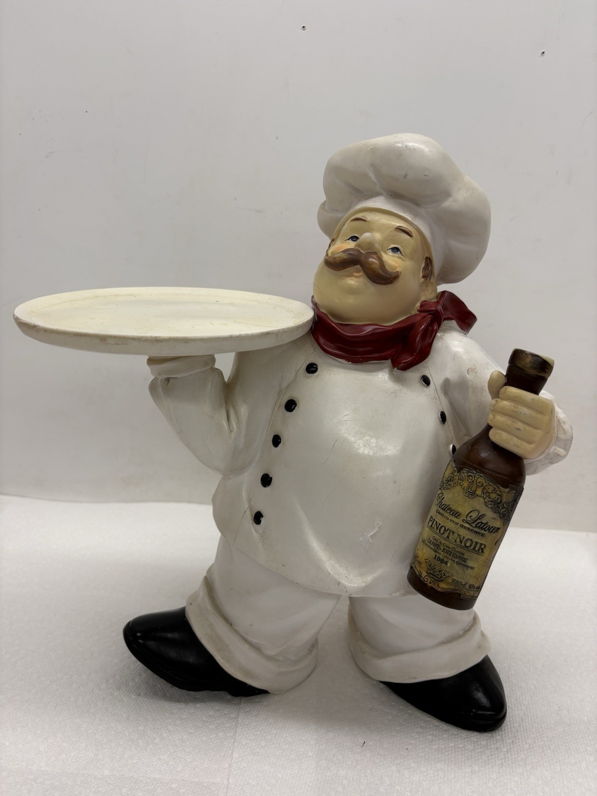 Decmode Polystone Kitchen Decorative Chef Sculpture White Uniform Red Scarf gallery