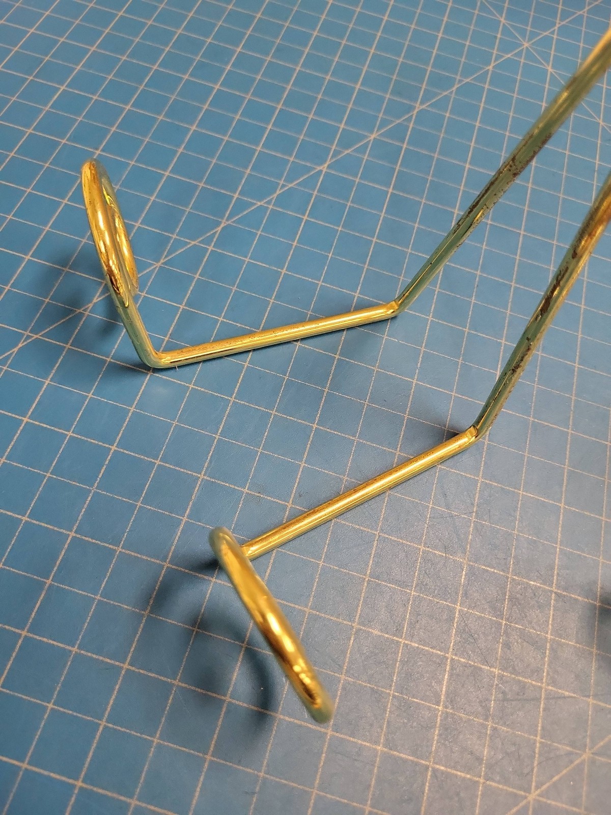 Large Gold Tone Wire Display Easel Stand for Plates Pictures Books Scroll Design gallery
