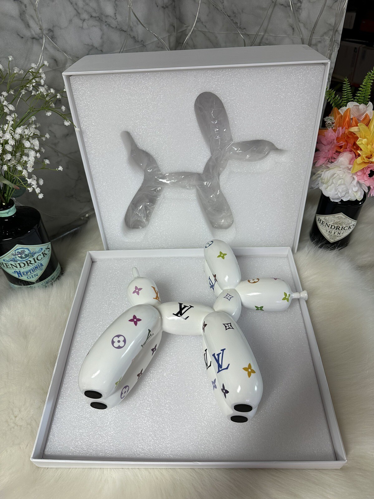 NIB HAND PAINTED RESIN BALLOON DOG SCULPTURE 12” x 11” WITH CUSTOM BOX ART gallery