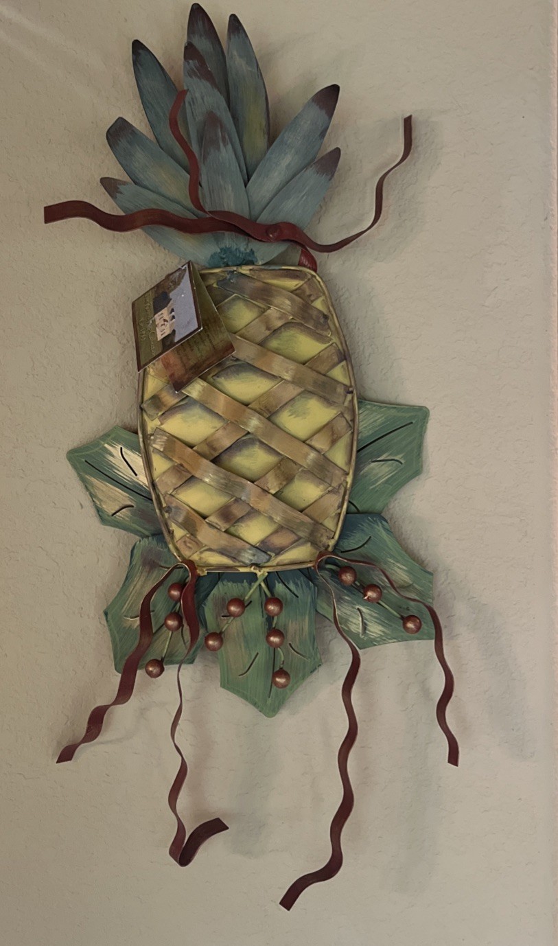 Round Top Collection Rustic Painted Metal Pineapple Door Garden Sign NWT gallery
