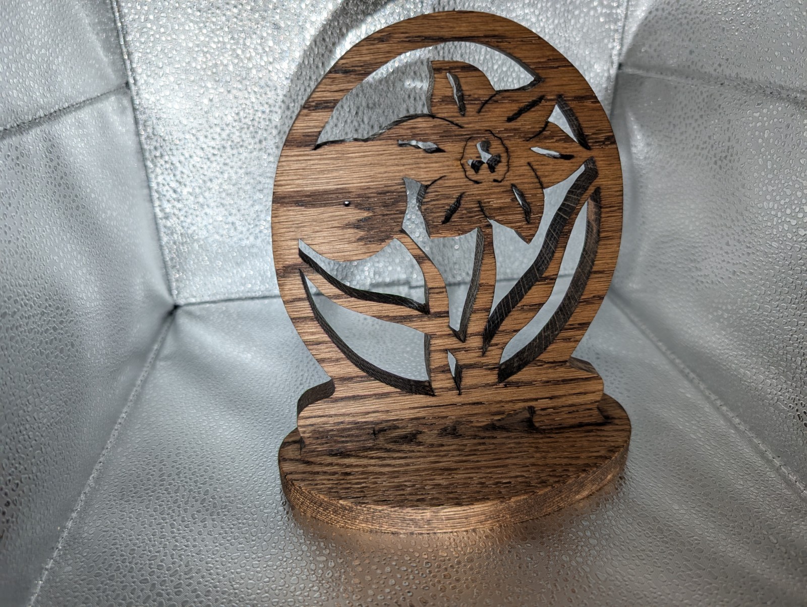 Handmade Scrollsawn Dafodill Flower Desktop Clock gallery