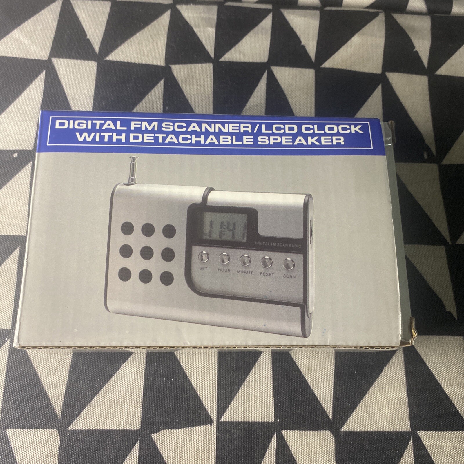 Digital FM Scanner / LCD Clock With Detachable Speaker gallery