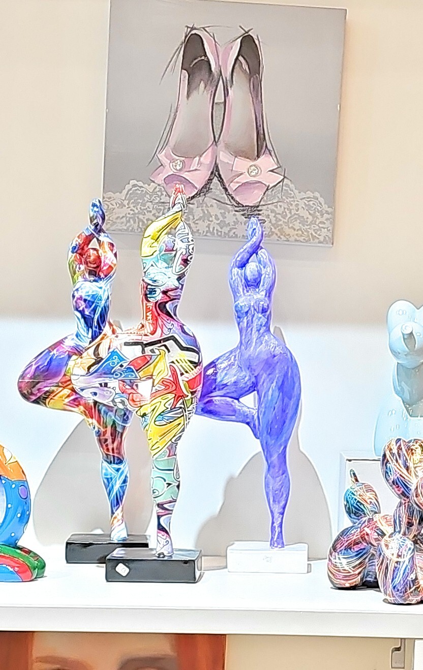 Nanas Resin Statue gallery