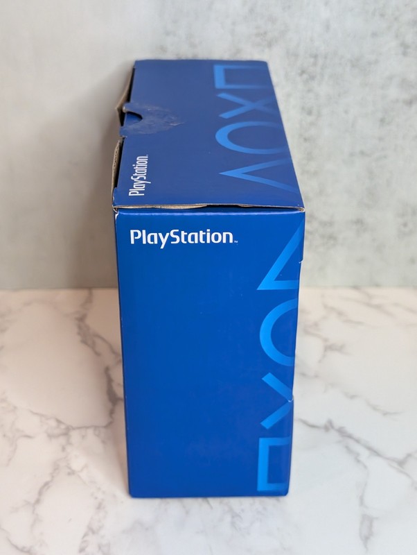 PlayStation 4 PS4 Controller Alarm Clock by PALADONE Black White USB input gallery
