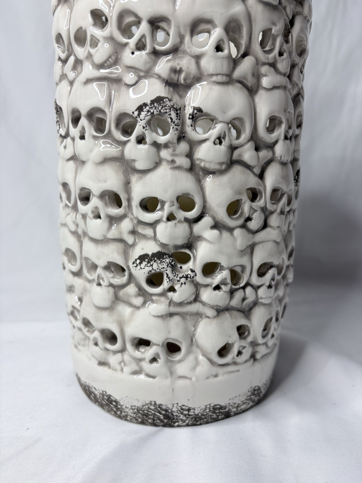Large Multiple Stacked Skulls Light Up Vase Beige/Cream and black gallery