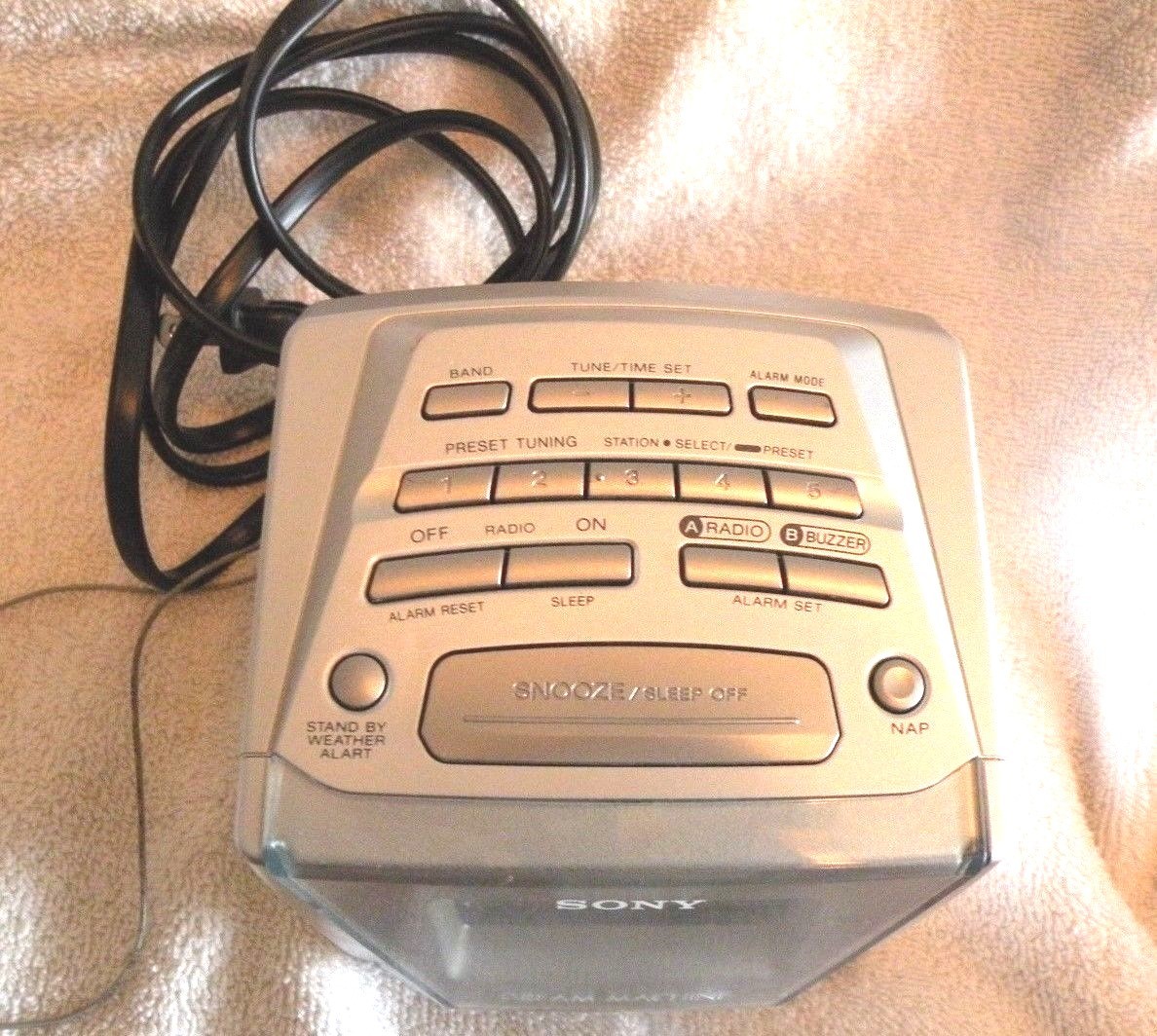 Sony Dream Machine Model ICF-C153V 4 Band AM/FM Alarm Clock Radio gallery