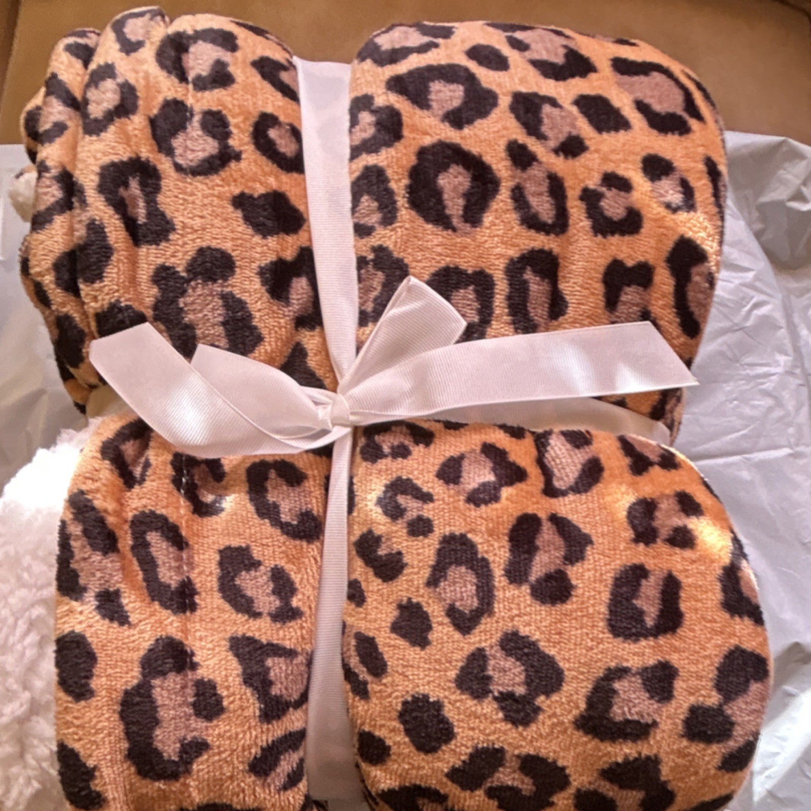 Comfort Bay Microlight Berber Leopard Print Throw Blanket 100% Polyester 50x60 gallery