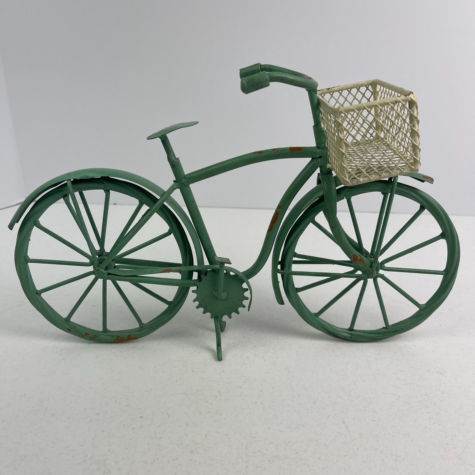 Metal Decor Bicycle VTG Look gallery