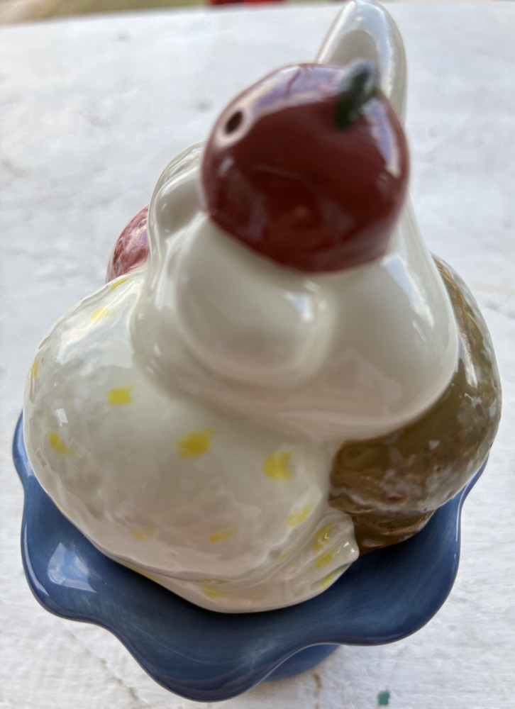 Sakura Hand Painted Stackable Ceramic Ice Cream Sundae Salt & Pepper Shaker Set