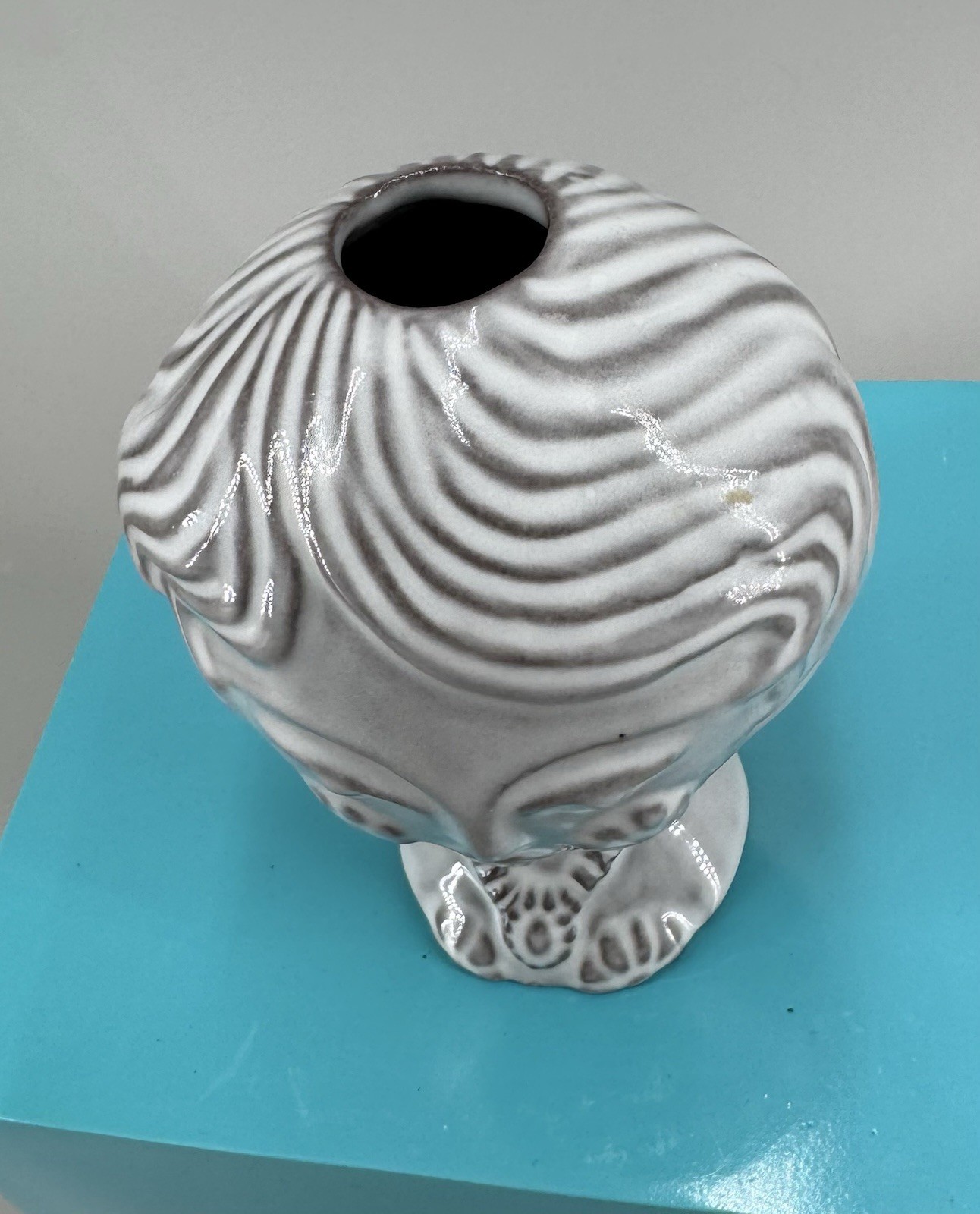 Jonathan Adler | Utopia Reversible Bud Vase | Boy Girl | White | NEW | Retired gallery