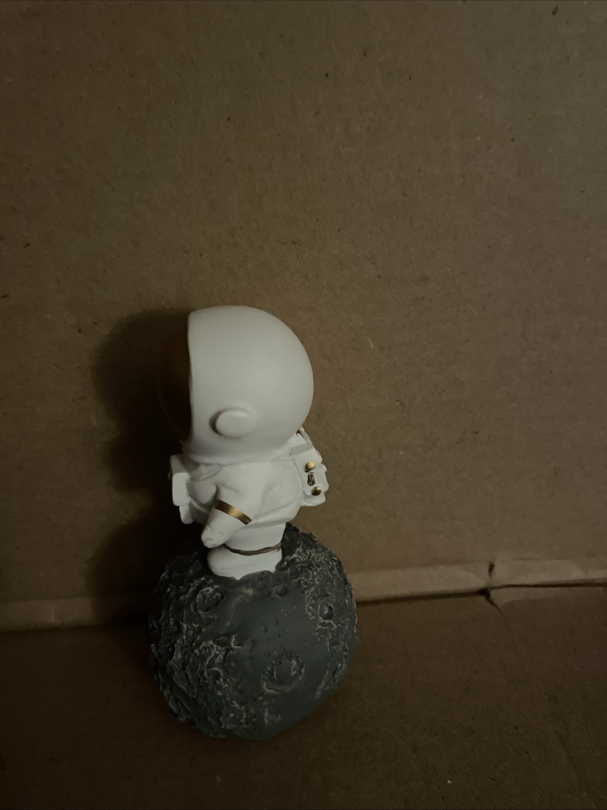 Astronaut Figure Statue Spaceman Moon Home Decoration Astronaut Model Resin SH29 gallery