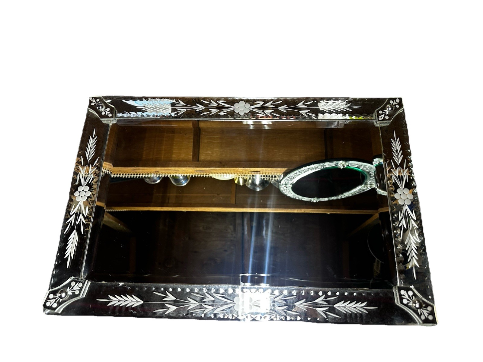 Venetian Style Mirror Rectangle 18 Inch Long 12 Inch Tall gallery