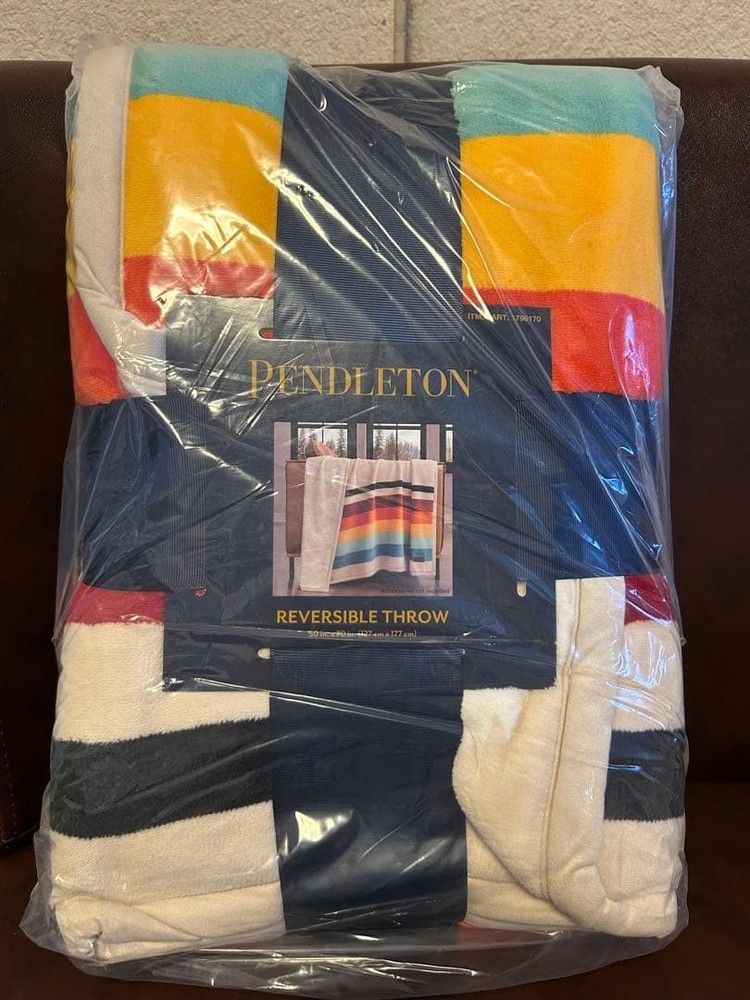 Pendleton Large Reversible Blanket (127cm x 177cm)