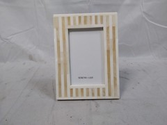Serena & Lily Catania Bone Picture Frame 4″x6″ Natural Color