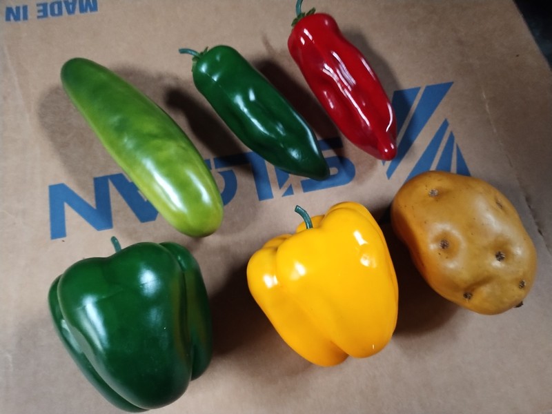 165-pack Artificial Mixed Vegetable Prop LOT 100 SAN DIEGO PICKUP Pepper Potato gallery