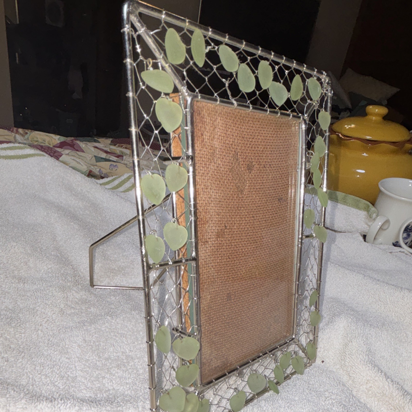 Metal Leaf Pattern Photo Frame, Freestanding Easel Back, Silver/Green, 1 Photo gallery