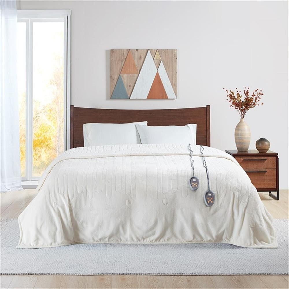 Pemberly Row Modern Heated Microlight to Berber Blanket in Ivory gallery