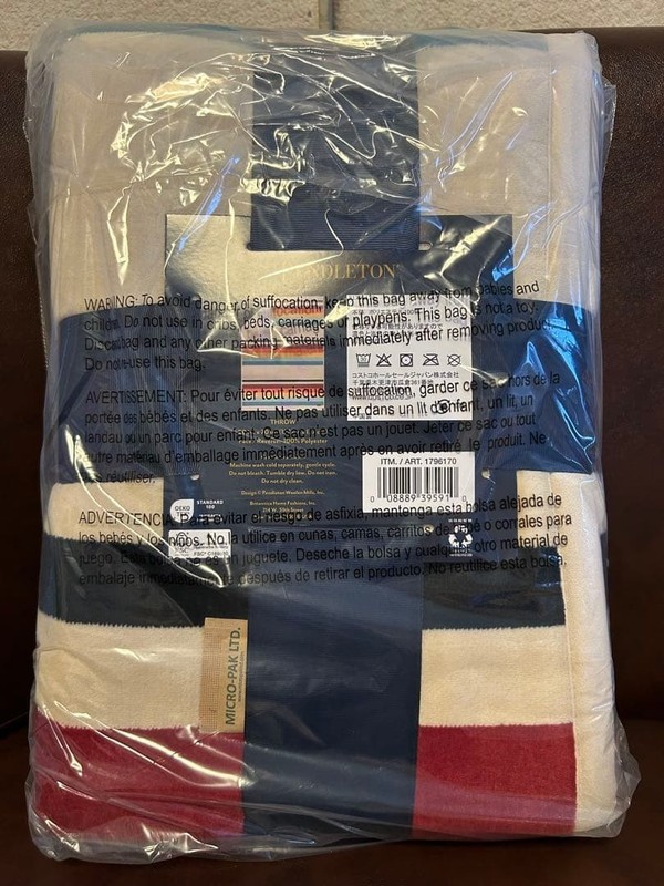 Pendleton Large Reversible Blanket (127cm x 177cm) gallery