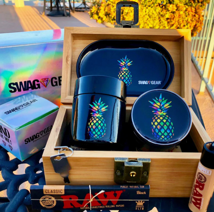PINEAPPLE Box Combo - Original Stash Box with Grinder and Stash Jar gallery
