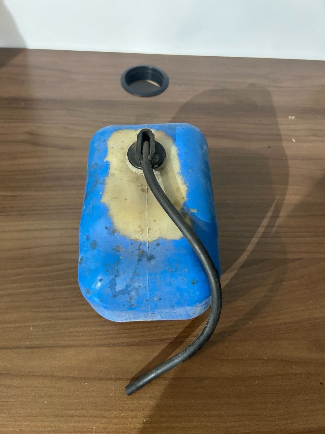 Triumph TR7 Windshield Washer Fluid Reservoir Bottle Tank OEM Blue Used 1lb 8x6x gallery