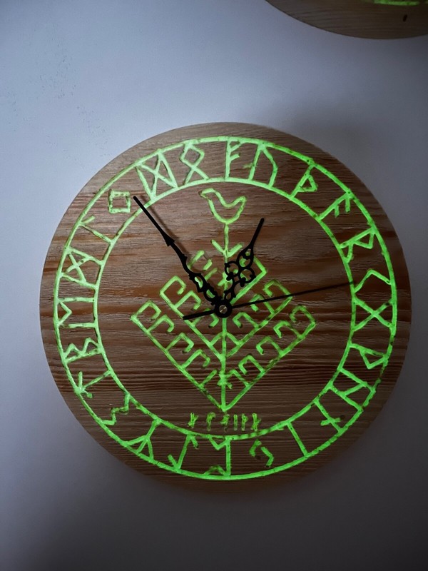 Rune wallclock gallery