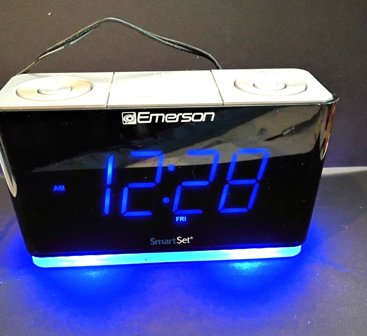 Emerson SmartSet Alarm Clock Radio Bluetooth Speaker Charging USB~ NEW BATTERY gallery