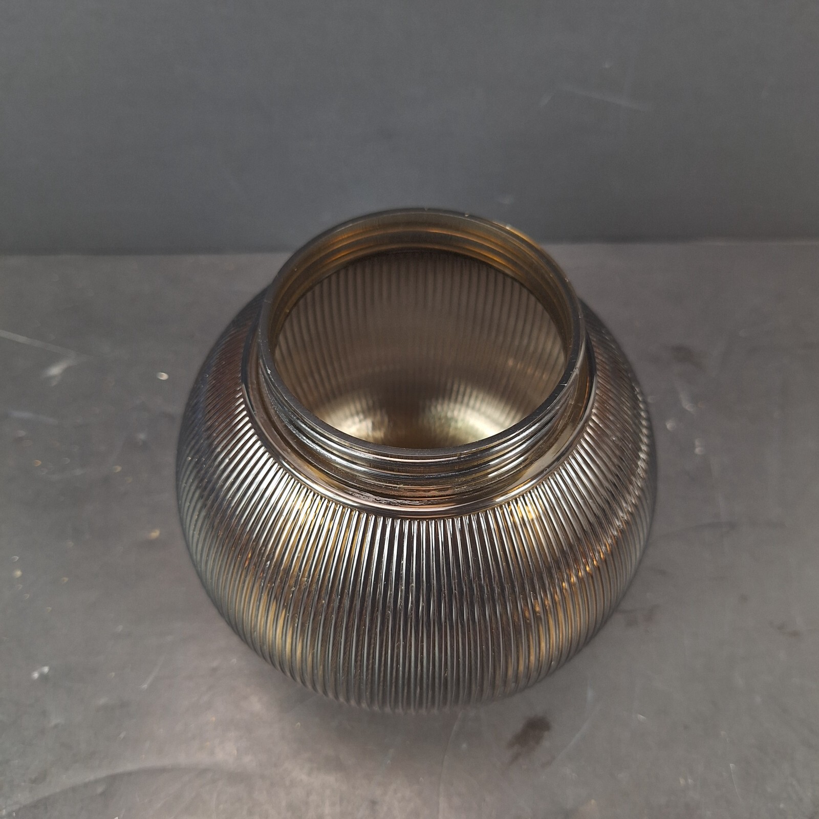 6 Inch Replacement Globe Single Bronze Plastic 3" Fitter Twist Screw On gallery