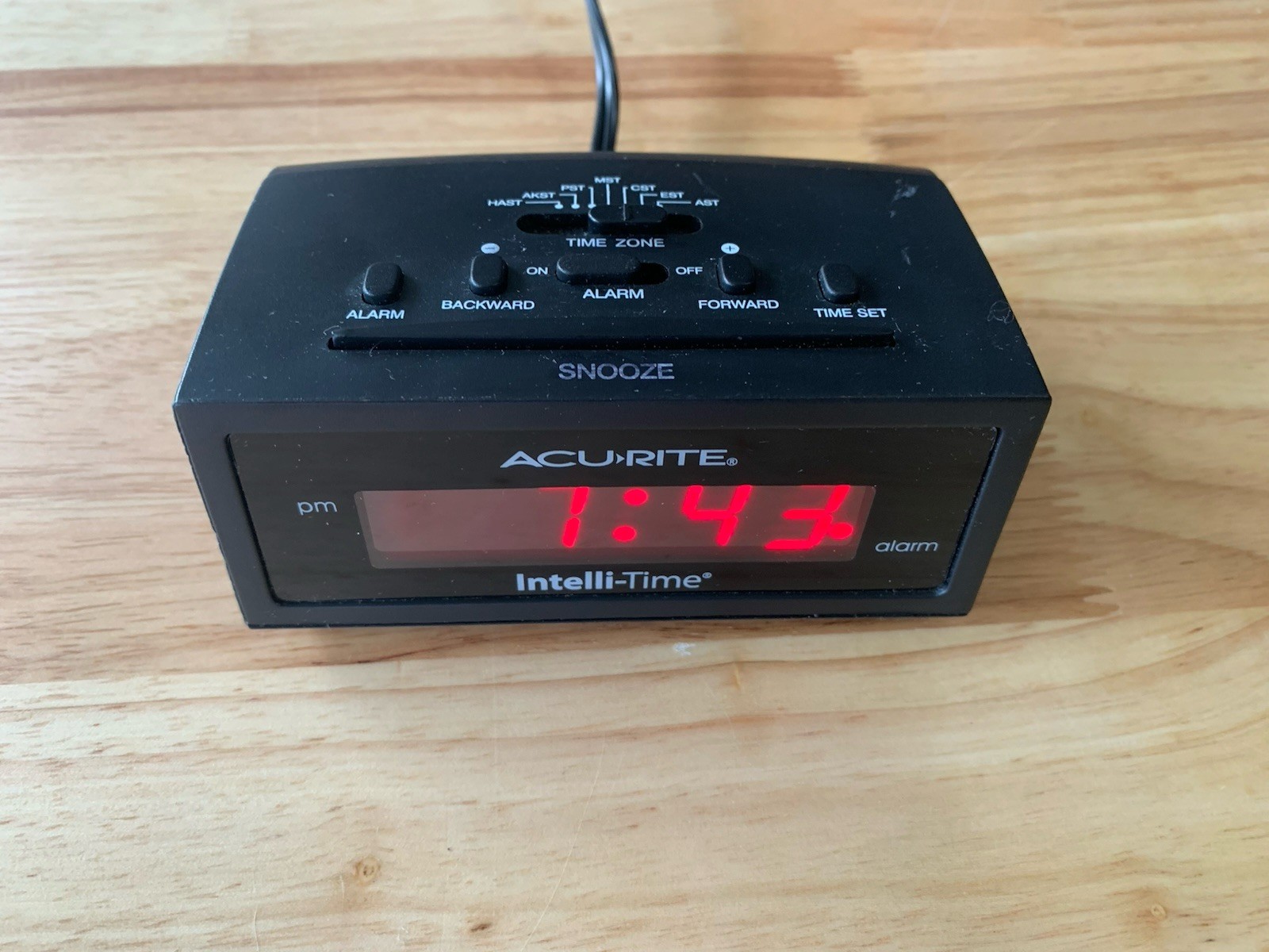 AcuRite Intelli-Time Digital Alarm Clock 13002 Easy To Read w/ Snooze Button gallery