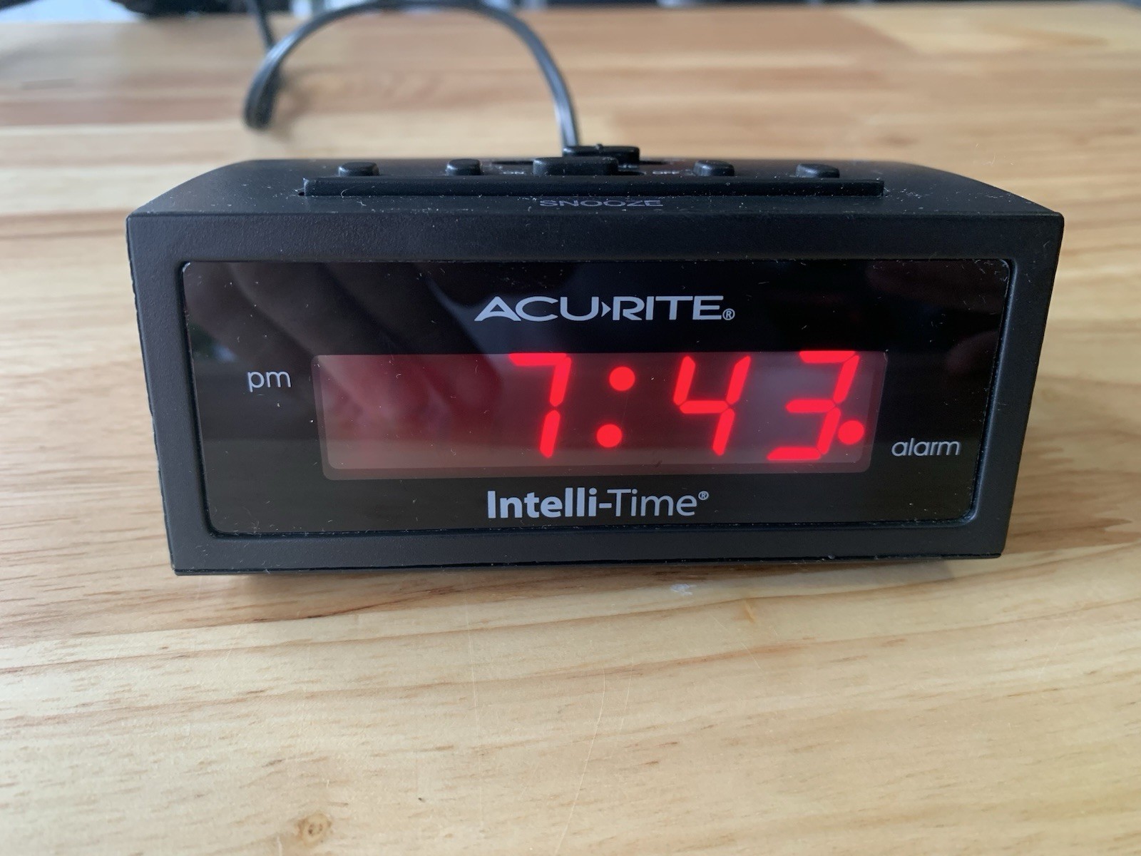 AcuRite Intelli-Time Digital Alarm Clock 13002 Easy To Read w/ Snooze Button gallery