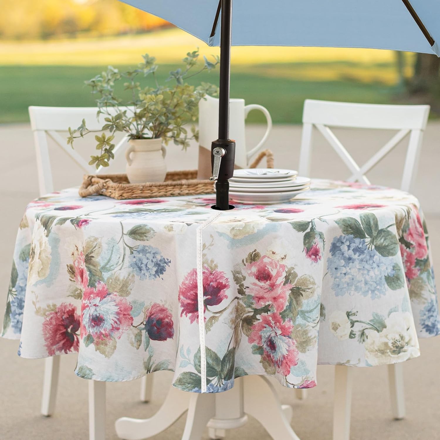 Spillproof Spring/Summer Heavyweight Fabric Outdoor Tablecloth with Umbrella gallery