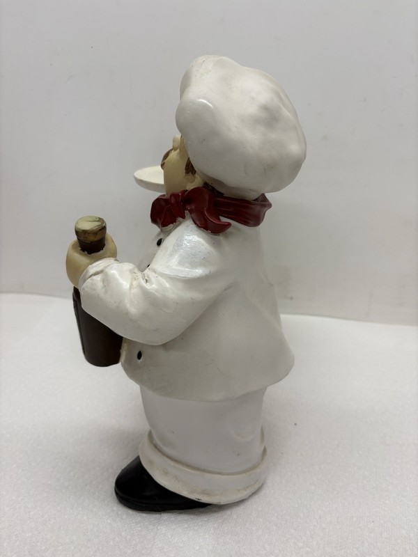 Decmode Polystone Kitchen Decorative Chef Sculpture White Uniform Red Scarf gallery