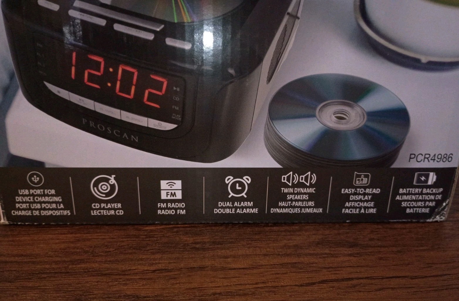 Proscan PCR4986 Easy Read Display CD Player Clock Radio With USB Charger/NIB gallery