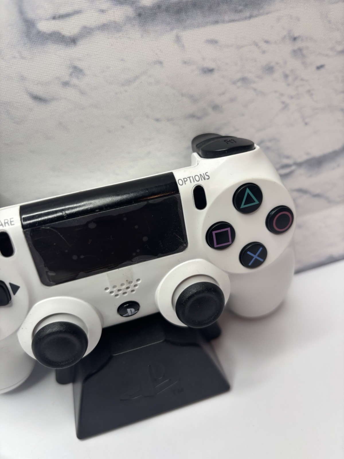 PlayStation Controller (White) Alarm Clock by Paladone USB Input PS4 gallery