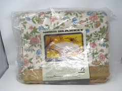 BIBB Tapestry Rose 100% Virgin Acrylic Blanket Satin Trim 72 x 90 in.