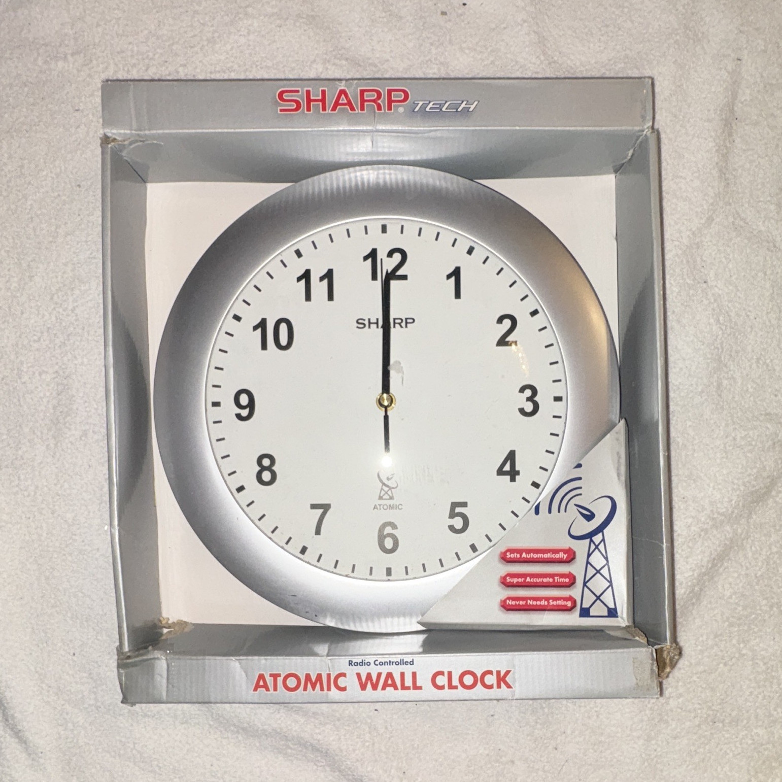 Sharp SPC800 Atomic/Radio Controlled Round Analog Wall Clock Silver/White gallery