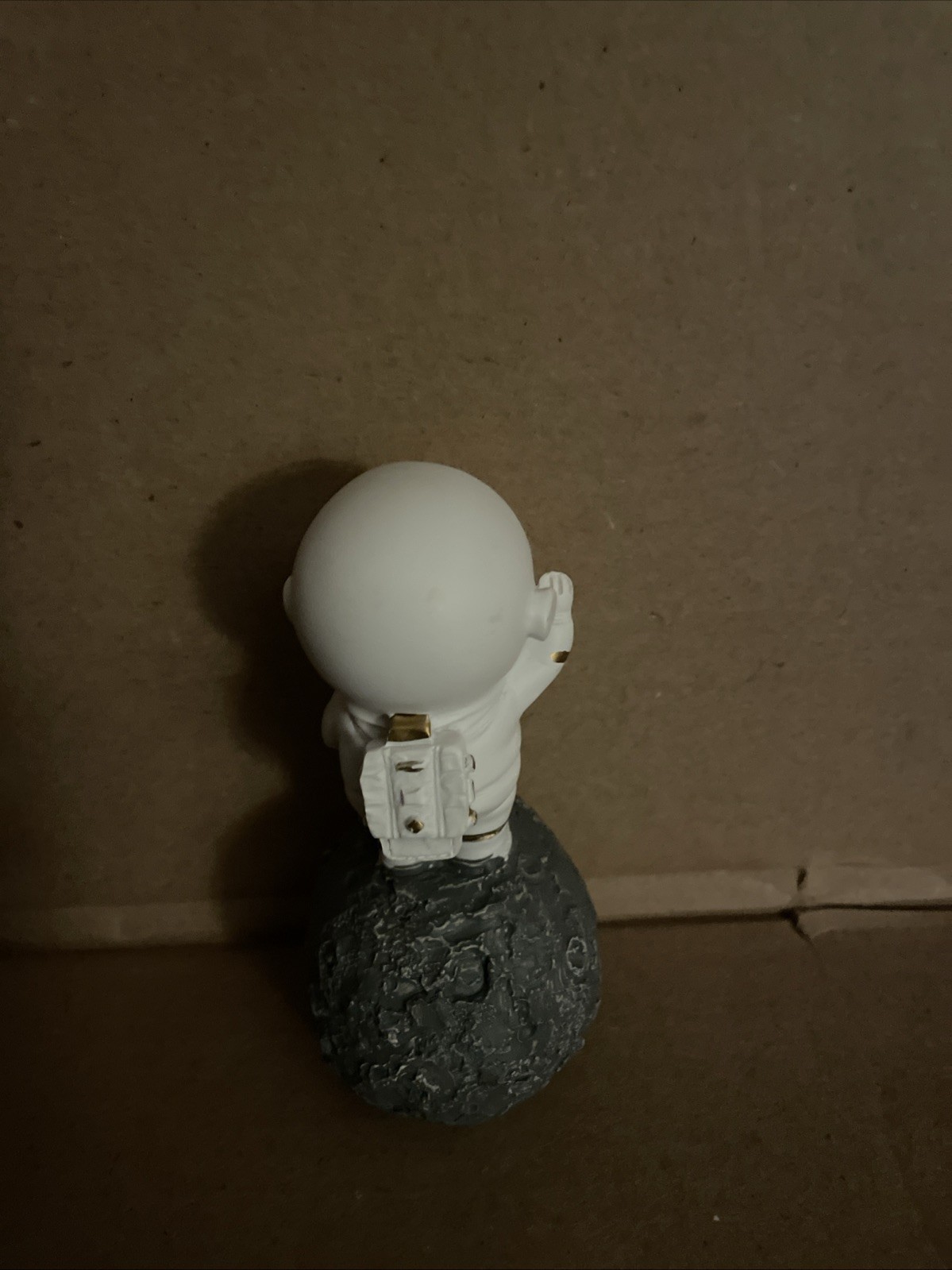 Astronaut Figure Statue Spaceman Moon Home Decoration Astronaut Model Resin SH29 gallery